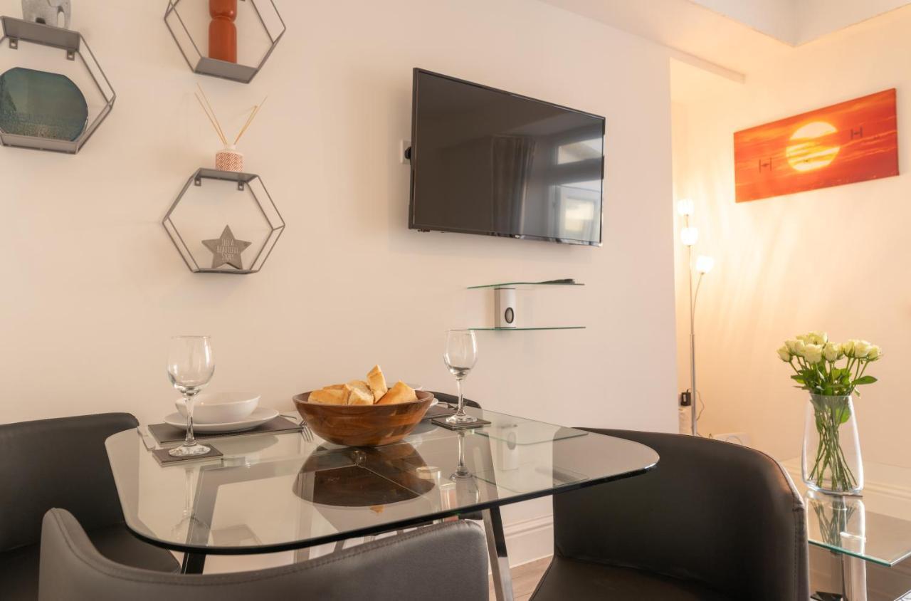 Highfield House - 1 Bed-Sleeps 2-Tjs20Hh Apartment Ilfracombe Exterior photo